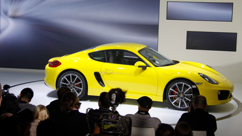 Illustration for article titled 2014 Porsche Cayman: First Liveshots Of Stuttgart's Sexy Little Minx